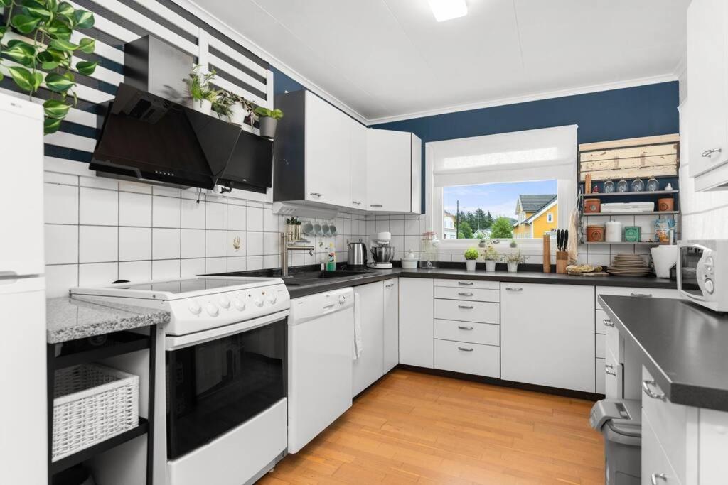 Family-Friendly Home Near Canal Spangereid Exterior photo